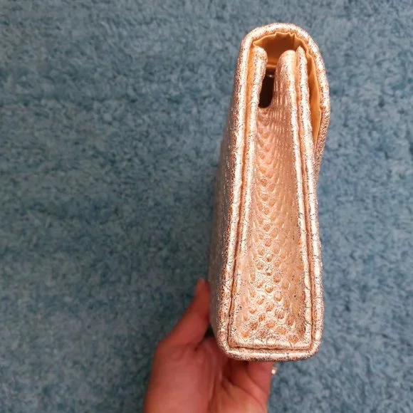 Charming Charlie RSVP Mixed Gold-Silver Hand Purse - Picture 5 of 11